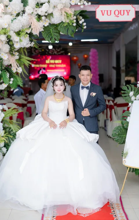 ALBUM ẢNH CƯỚI HI WEDDING – HẠNH PHÚC BẮT ĐẦU TỪ CÁI NẮM TAY YÊU THƯƠNG